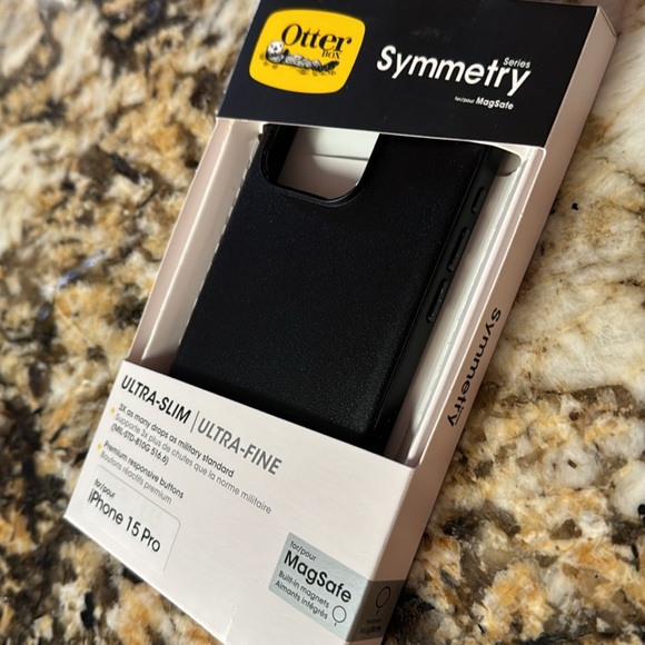 iPhone 15 pro otterbox - Picture 4 of 4